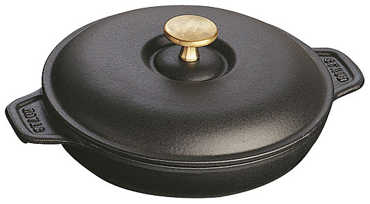 Staub casserole round with lid, black